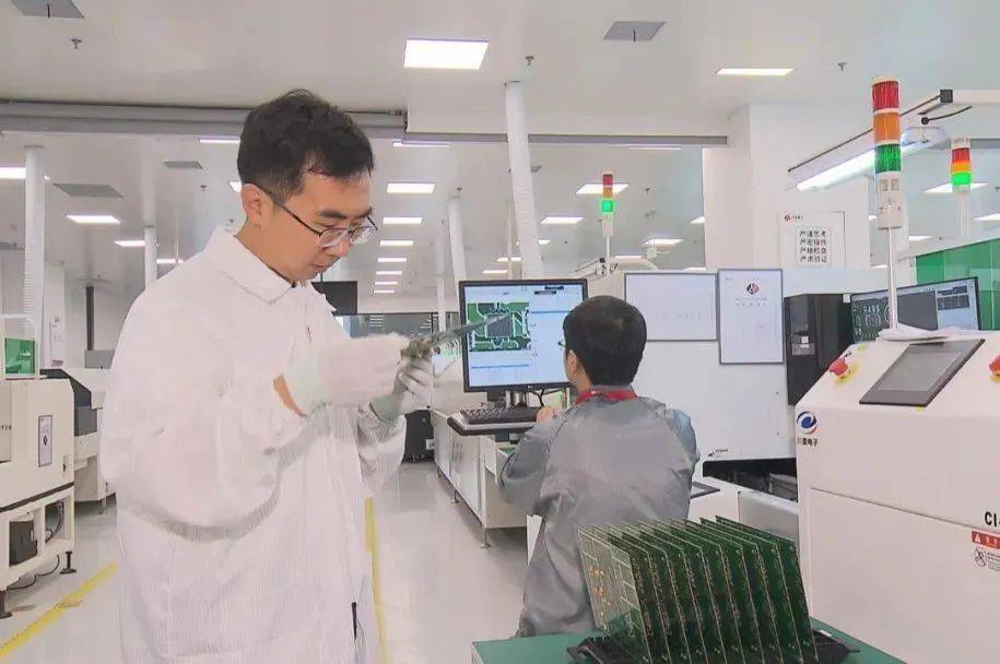 勞動(dòng)創(chuàng)造幸福 | 合肥市最美職工事跡展播（三） 精益求精，服務(wù)萬(wàn)家——記電子產(chǎn)品銷售員李華